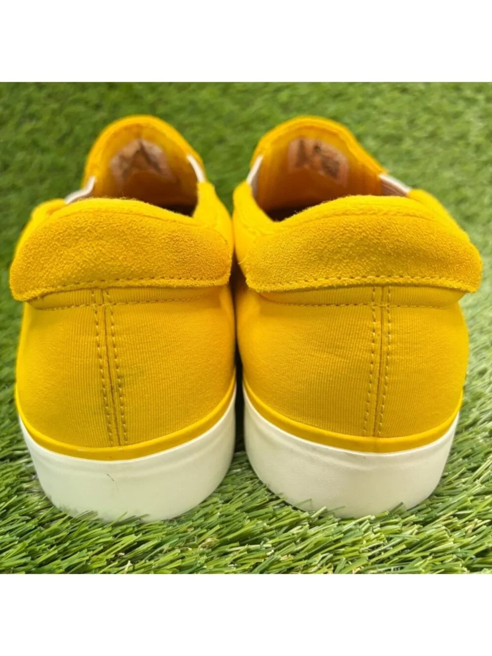 Nike SB Zoom Verona Slip Premium Mens Size 9.5 Yellow Athletic Shoes Sneakers